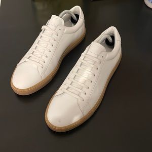 Oliver Cabell size 10 white shoe